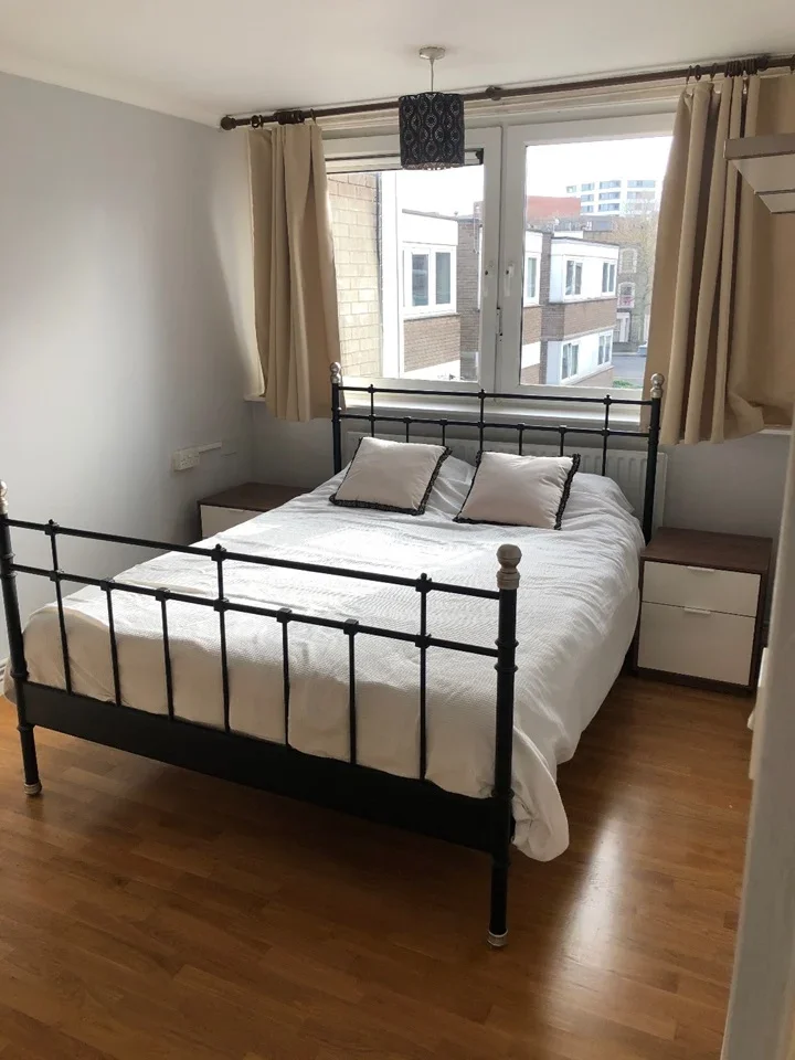 Flat Watkinson Road in Greater London