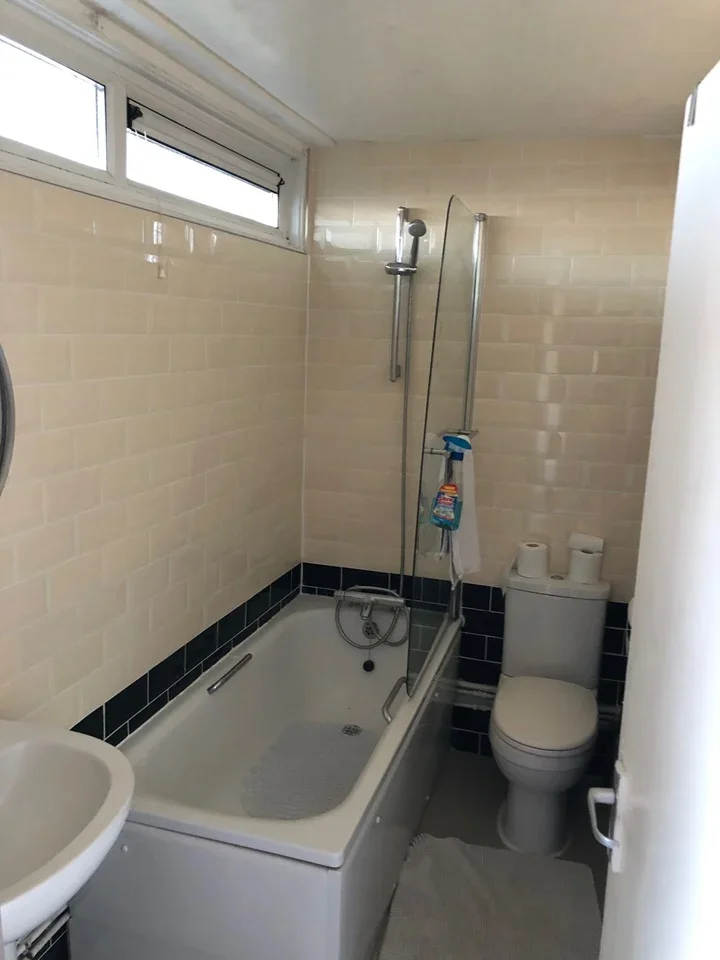 Flat Watkinson Road in Greater London