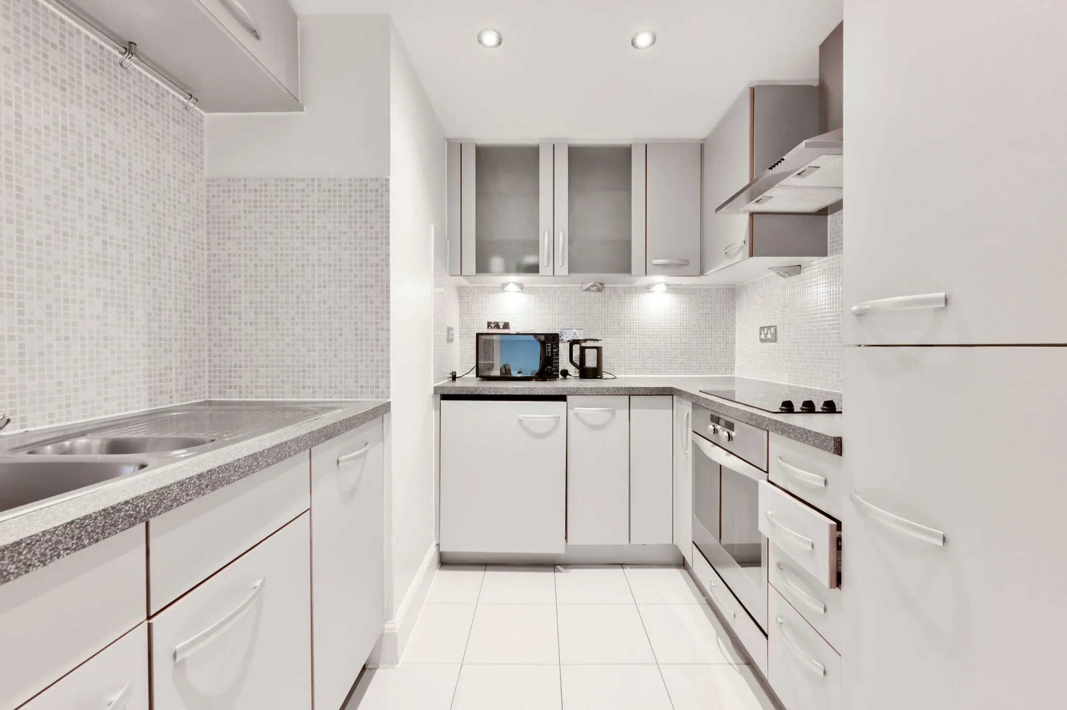 Flat Hanger Green in Greater London