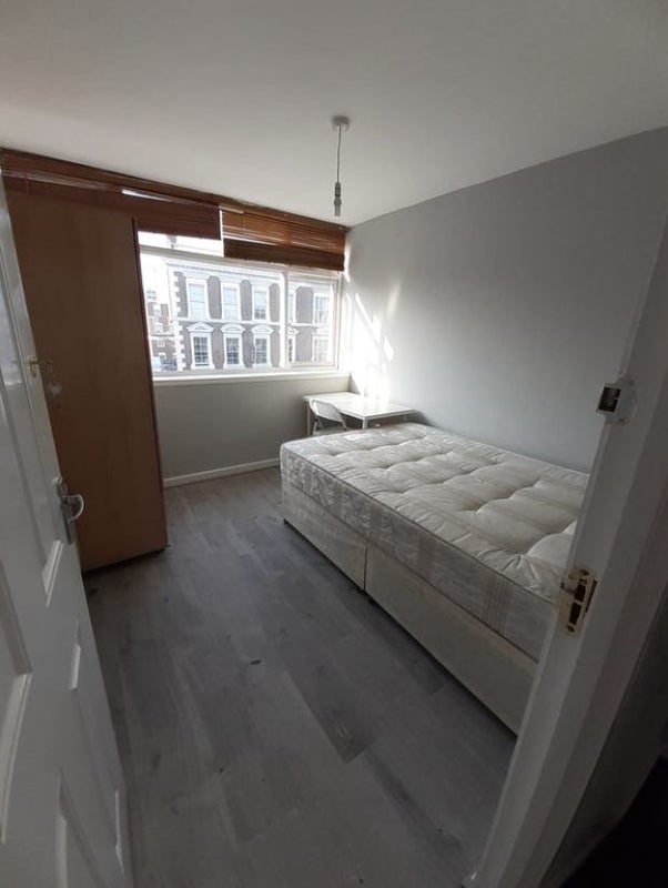 Room Bethnal Green Road in Greater London