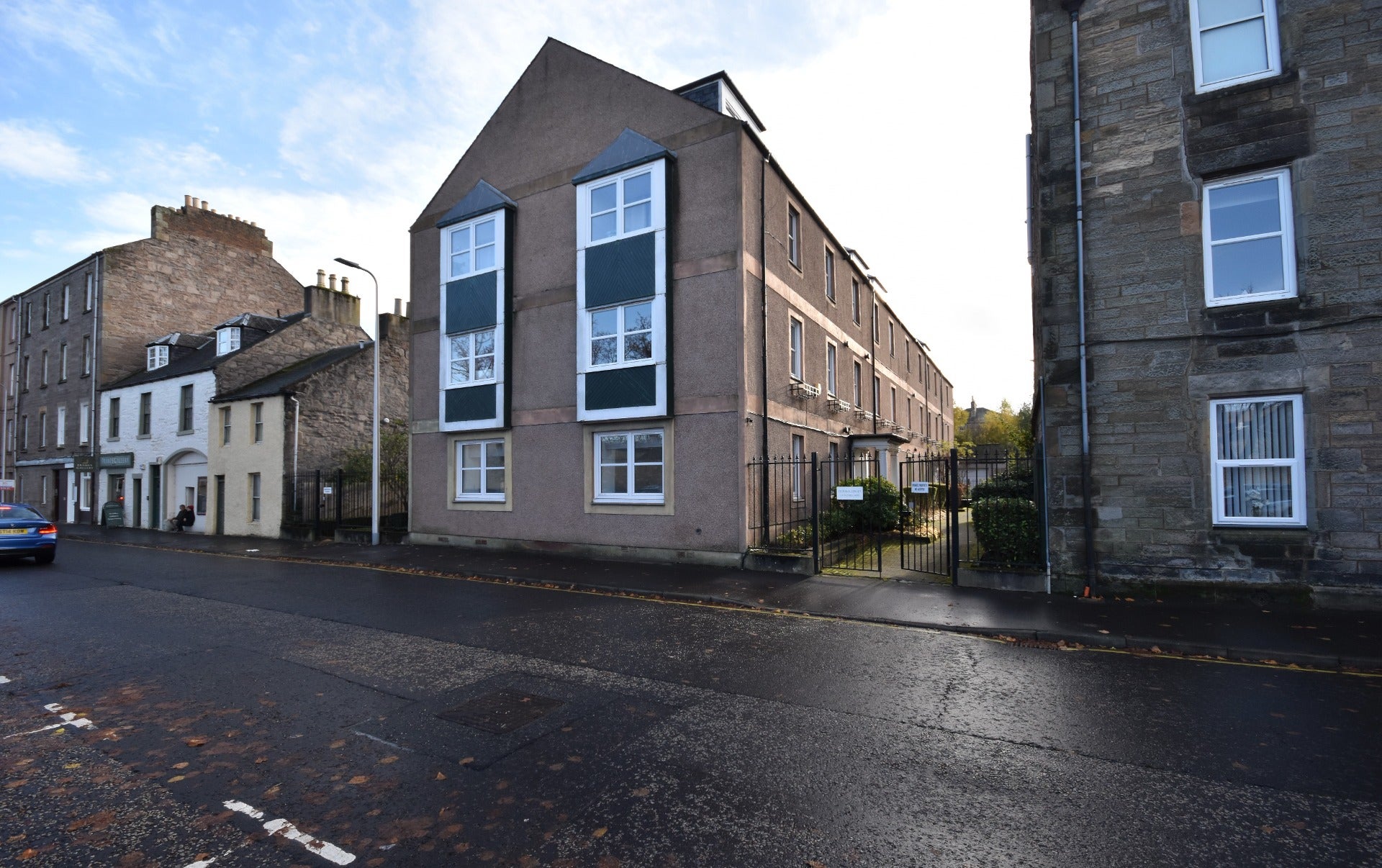 Flat Byres Road in Glasgow