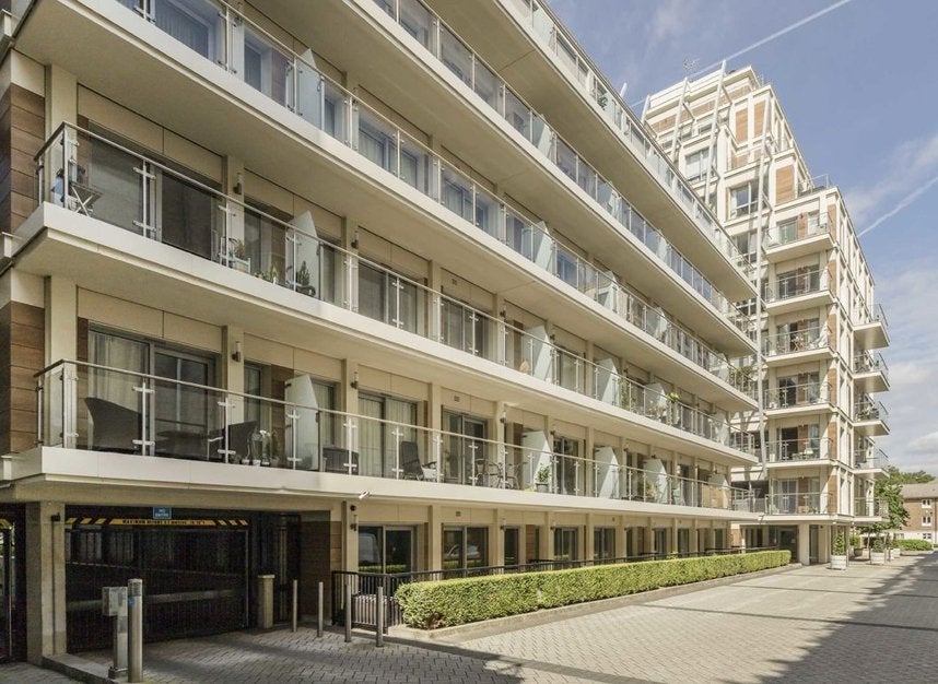 Flat Skerne Road in Greater London