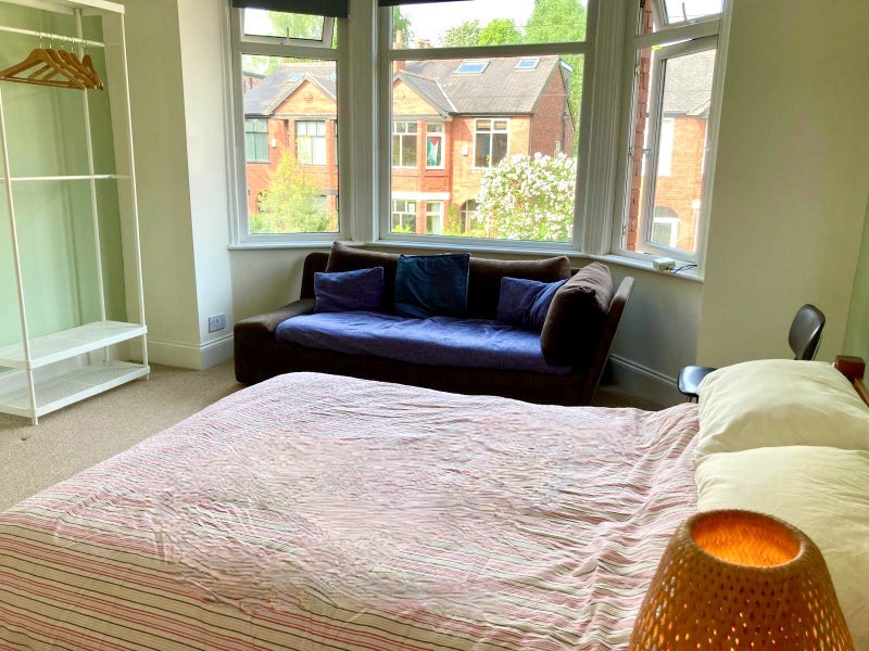 Room College Drive in Manchester