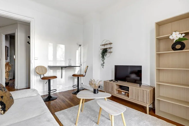 Flat Rue Firmin Gillot in Paris
