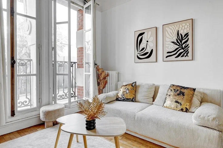 Flat Rue Firmin Gillot in Paris