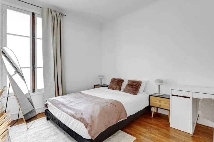 Flat Rue Firmin Gillot in Paris
