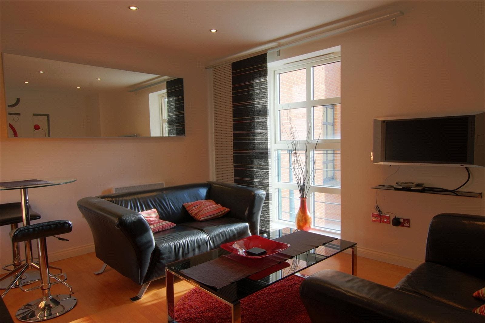 Flat Curzon Place in Gateshead