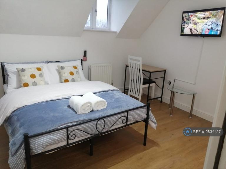 Room Bewick Place in Peterborough