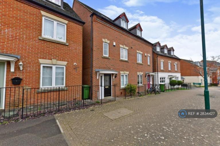 Room Bewick Place in Peterborough