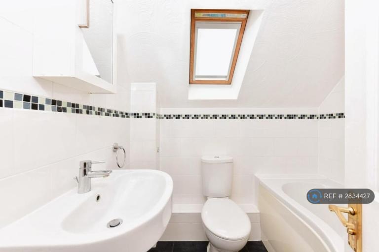 Room Bewick Place in Peterborough