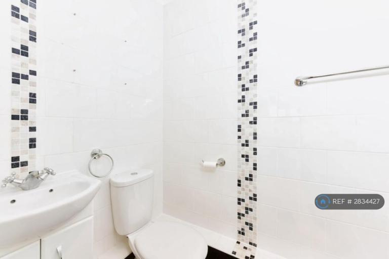 Room Bewick Place in Peterborough