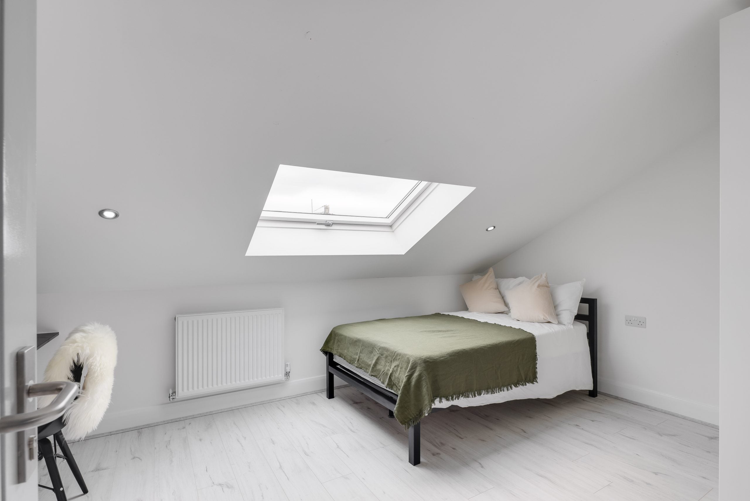 Room Cranborne Road in Liverpool