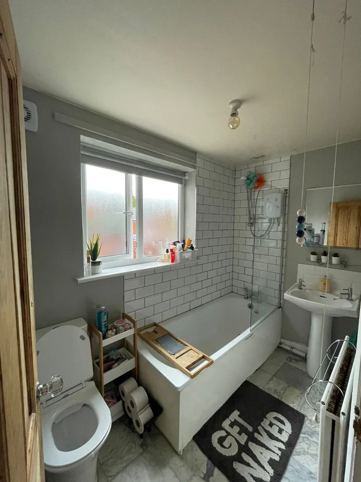 Flat Normanton Terrace in Newcastle upon Tyne