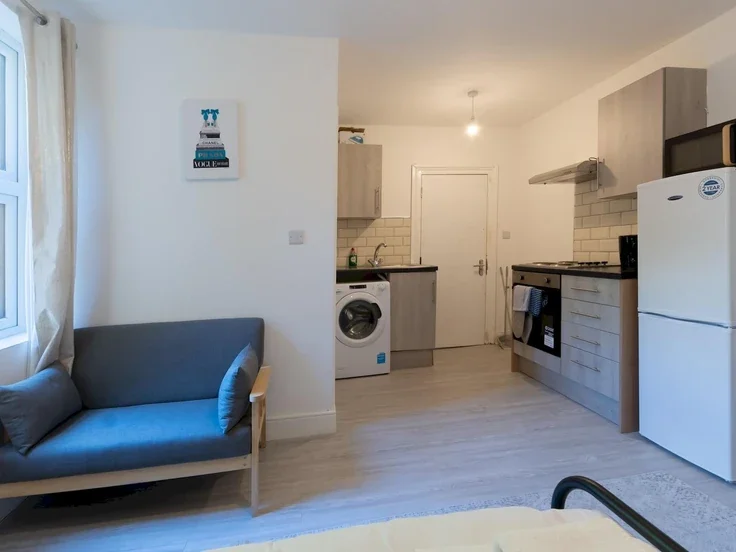 Flat Alexandra Street in Southend-on-Sea