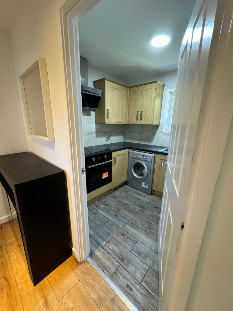 House Athol Square in Greater London