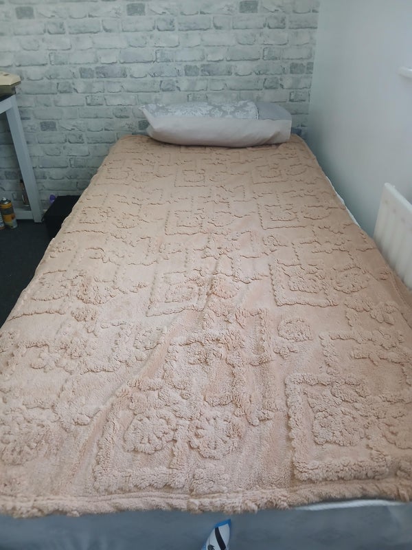 Room Ullswater Road in Doncaster