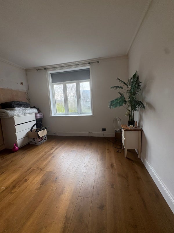 Room Blenheim Crescent in Greater London