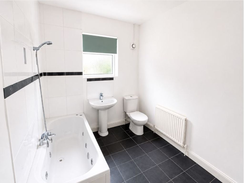 Flat Plessey Road in Newsham