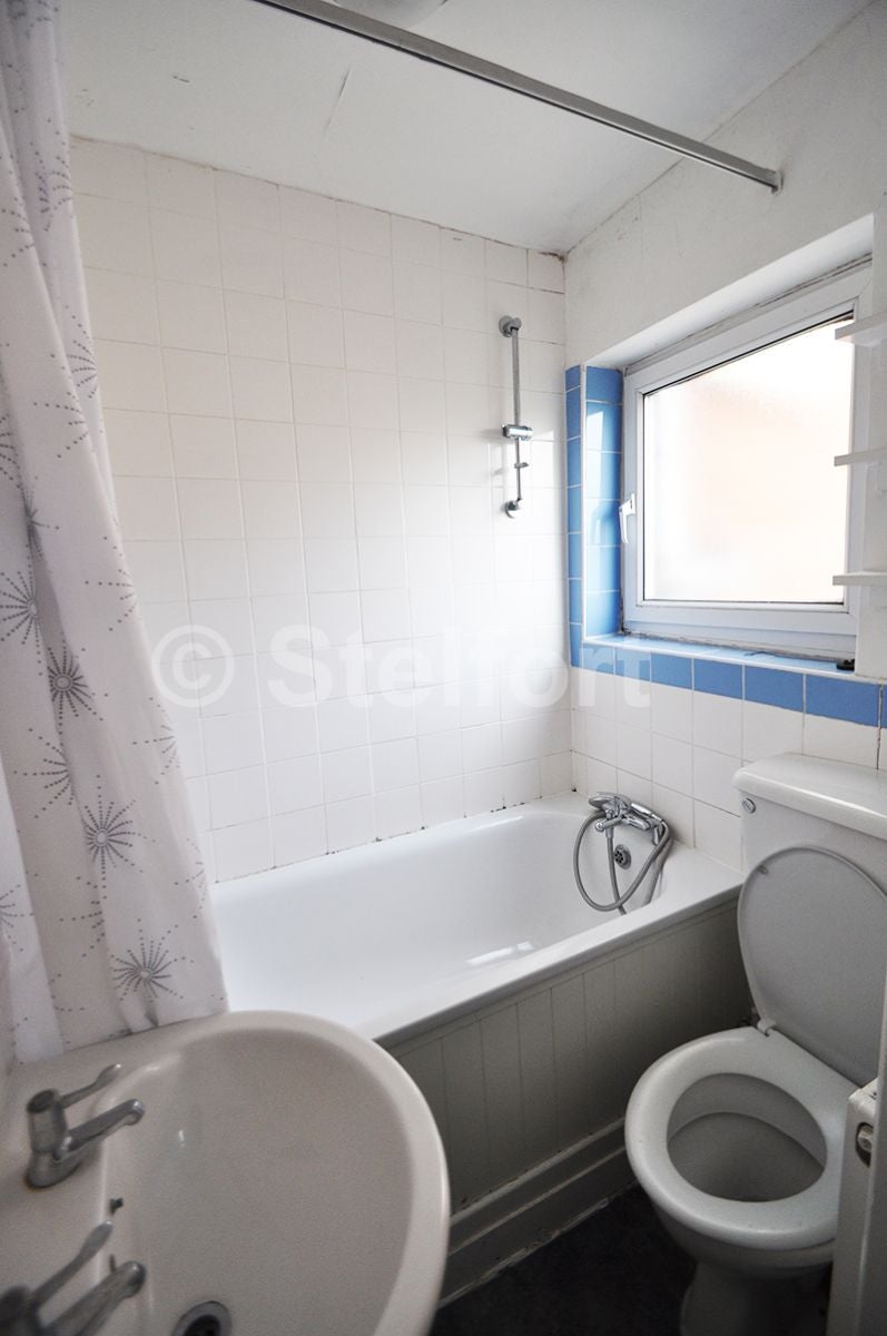 Flat Wedmore Gardens in Greater London