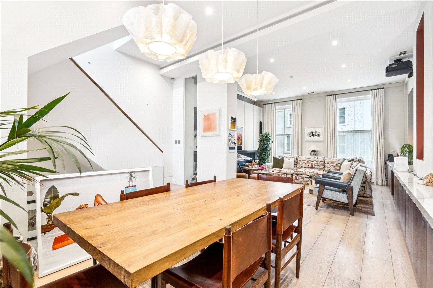 Flat Talbot Road in Greater London