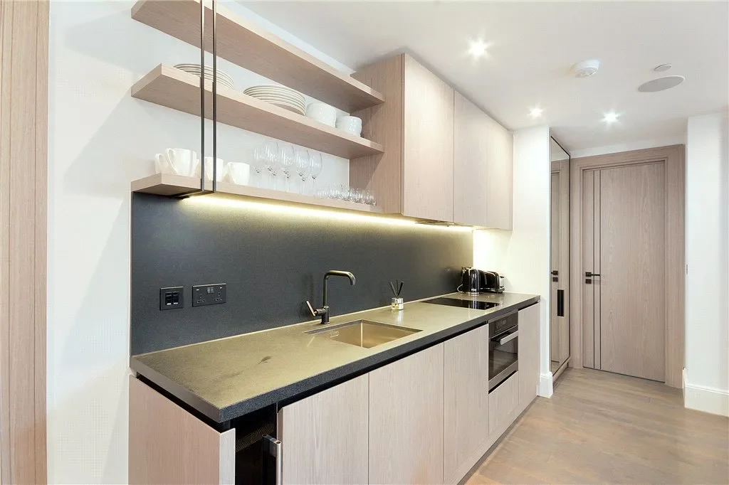 Flat Old Brompton Road in Greater London