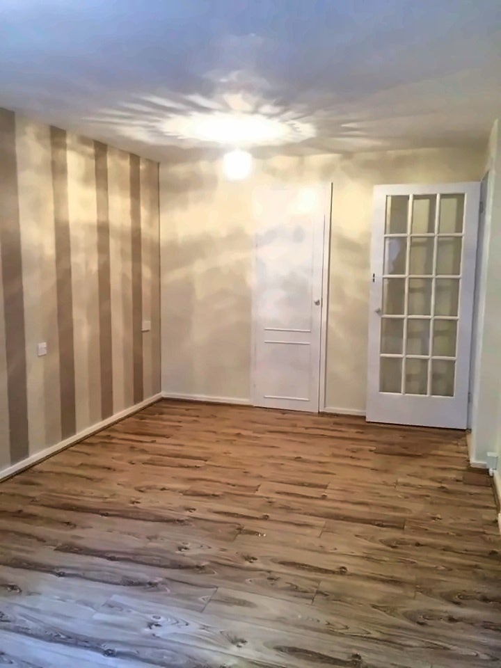 Flat Ravensbourne Avenue in Greater London