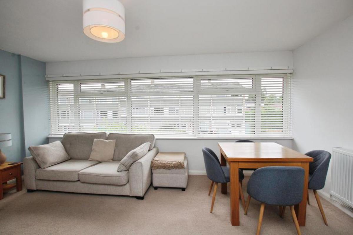 Flat Westover Road in Bristol