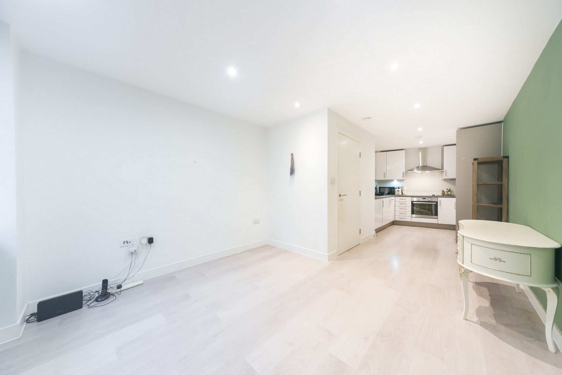 Flat Orsman Road in Greater London