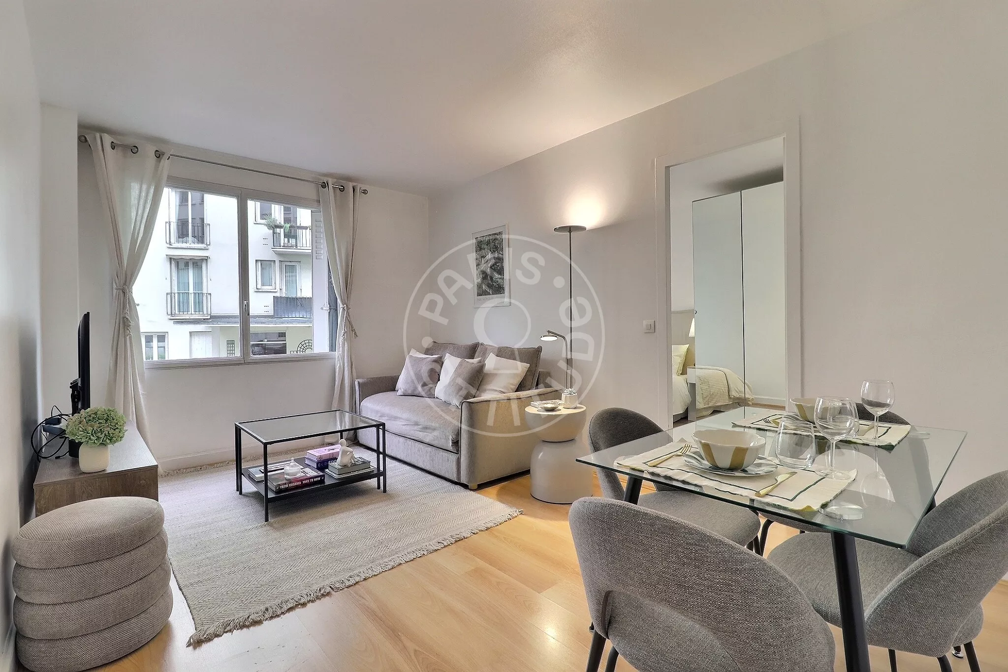 Flat Rue de la Fédération in Paris