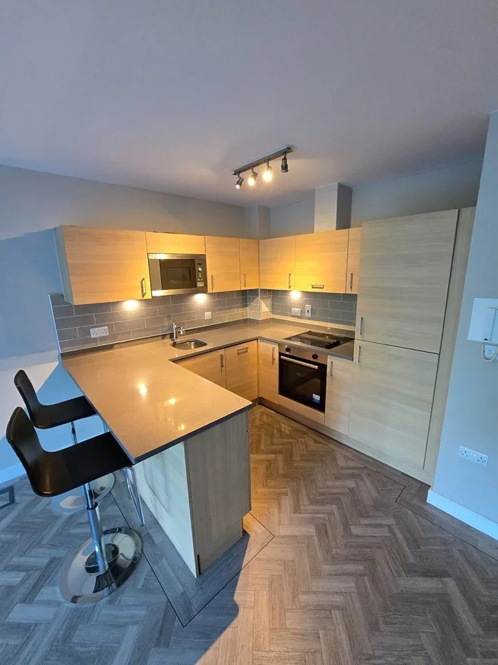 Flat Heritage Avenue in Greater London