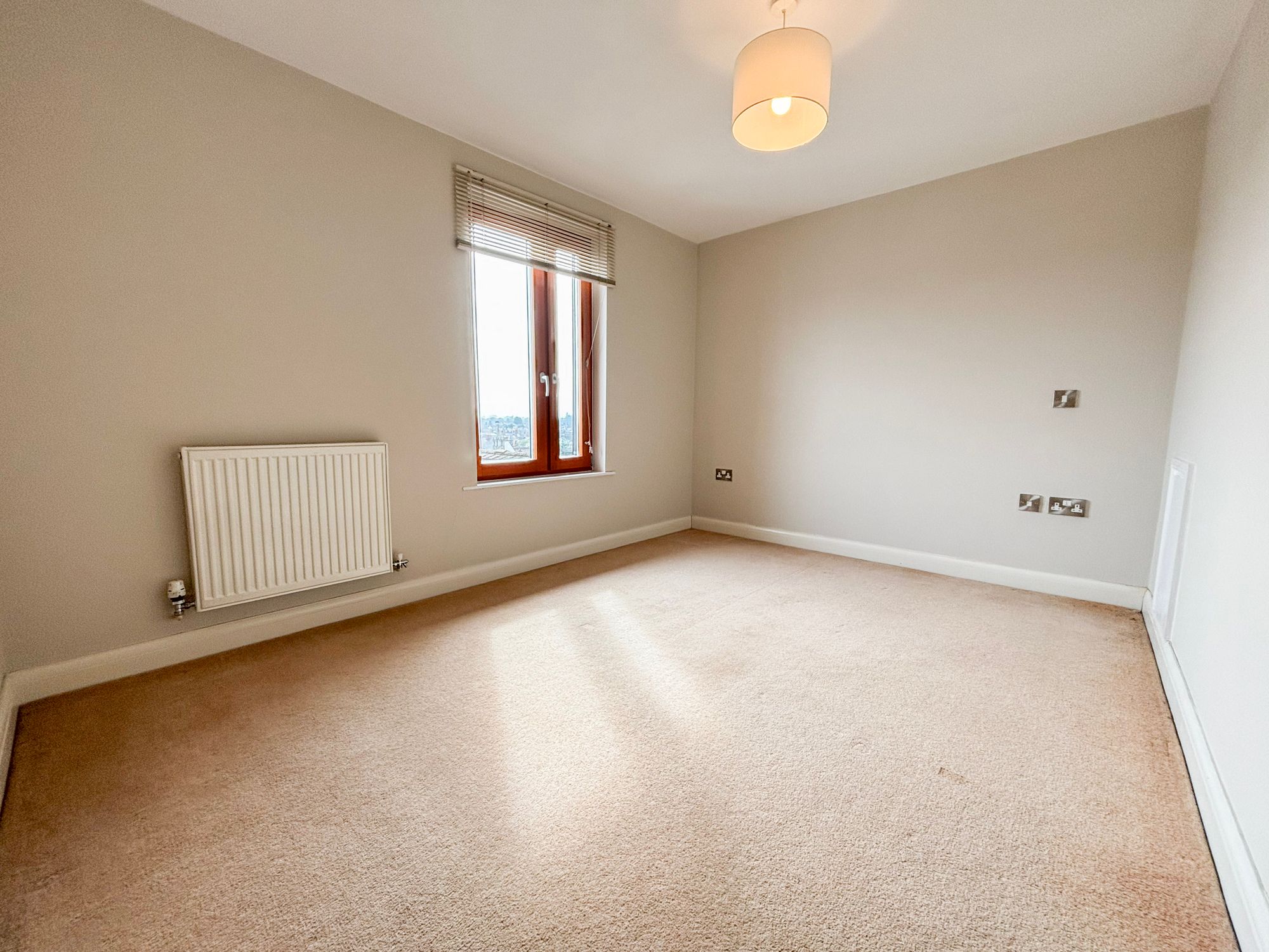 Flat Abbey End in Kenilworth