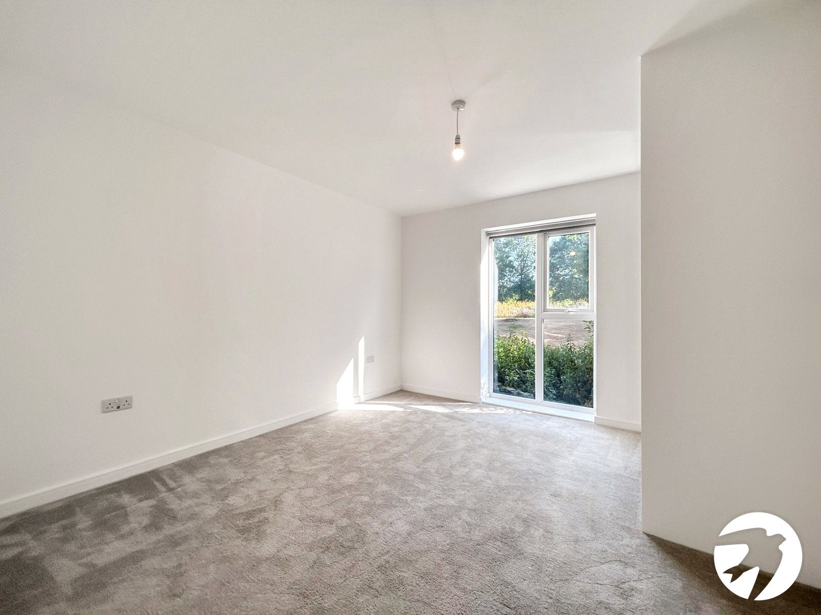 Flat Kings Hill Avenue in Tonbridge and Malling
