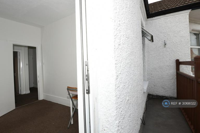 Flat Audley Road in Greater London