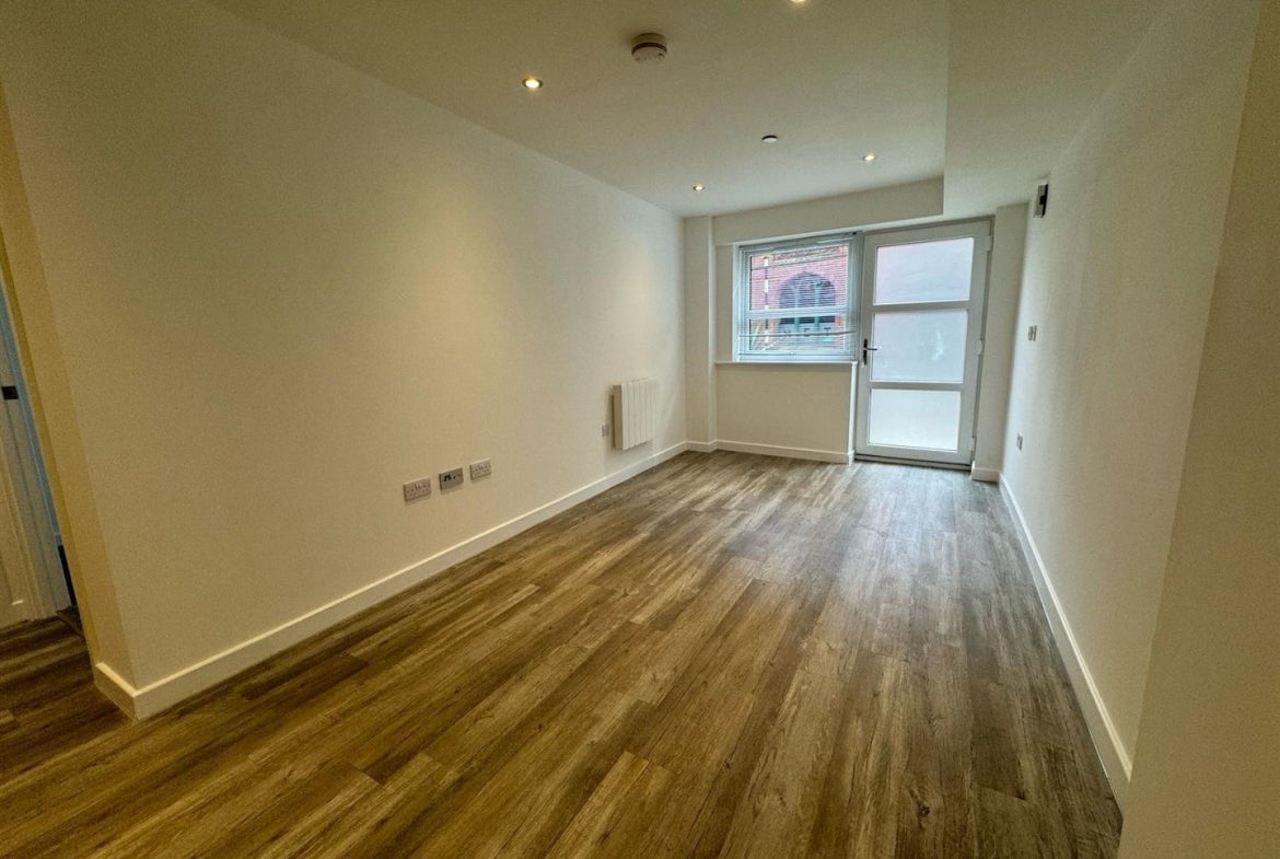 Flat Eastgate Street in Stafford