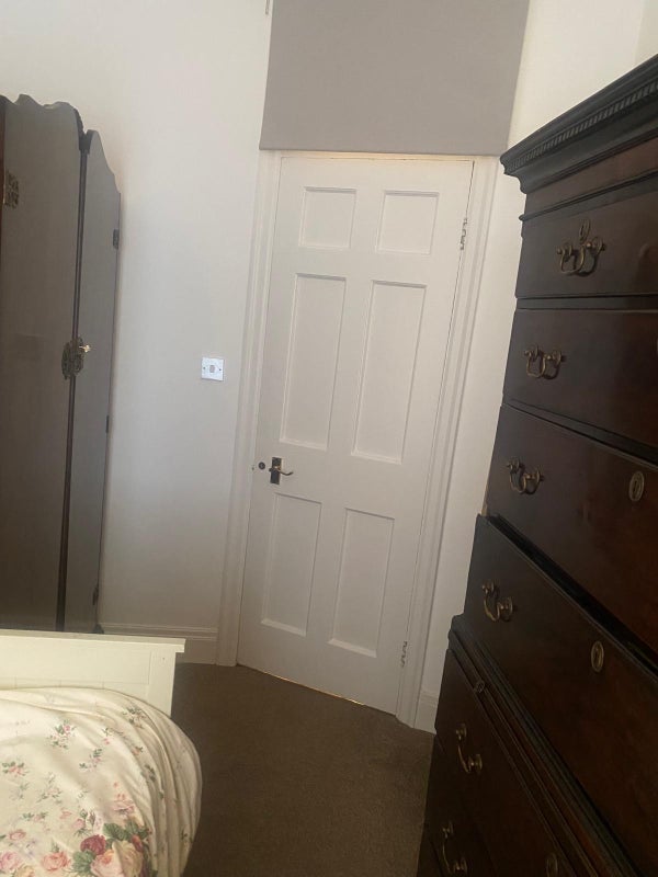 Room Porchester Road in City of Westminster