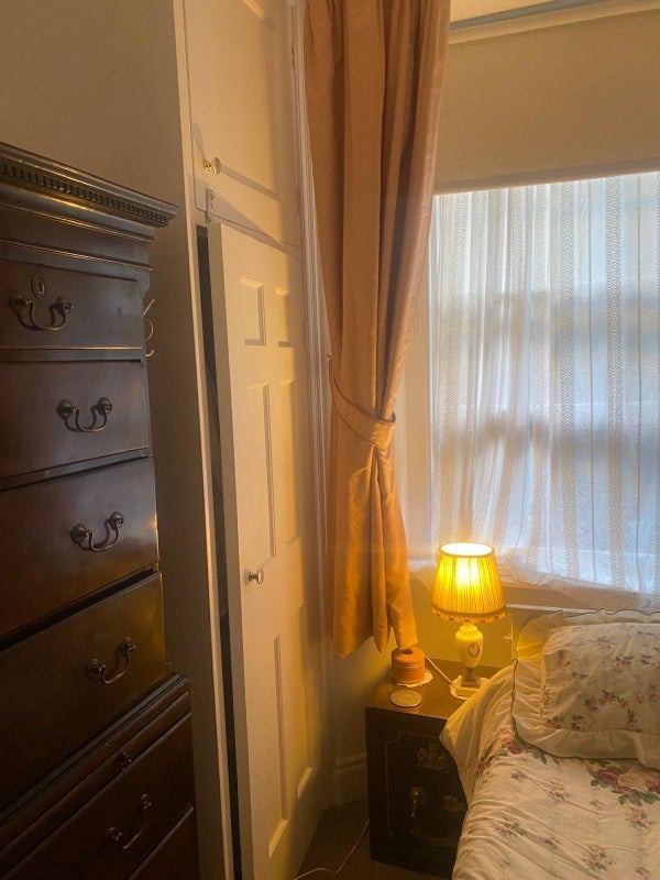 Room Porchester Road in City of Westminster