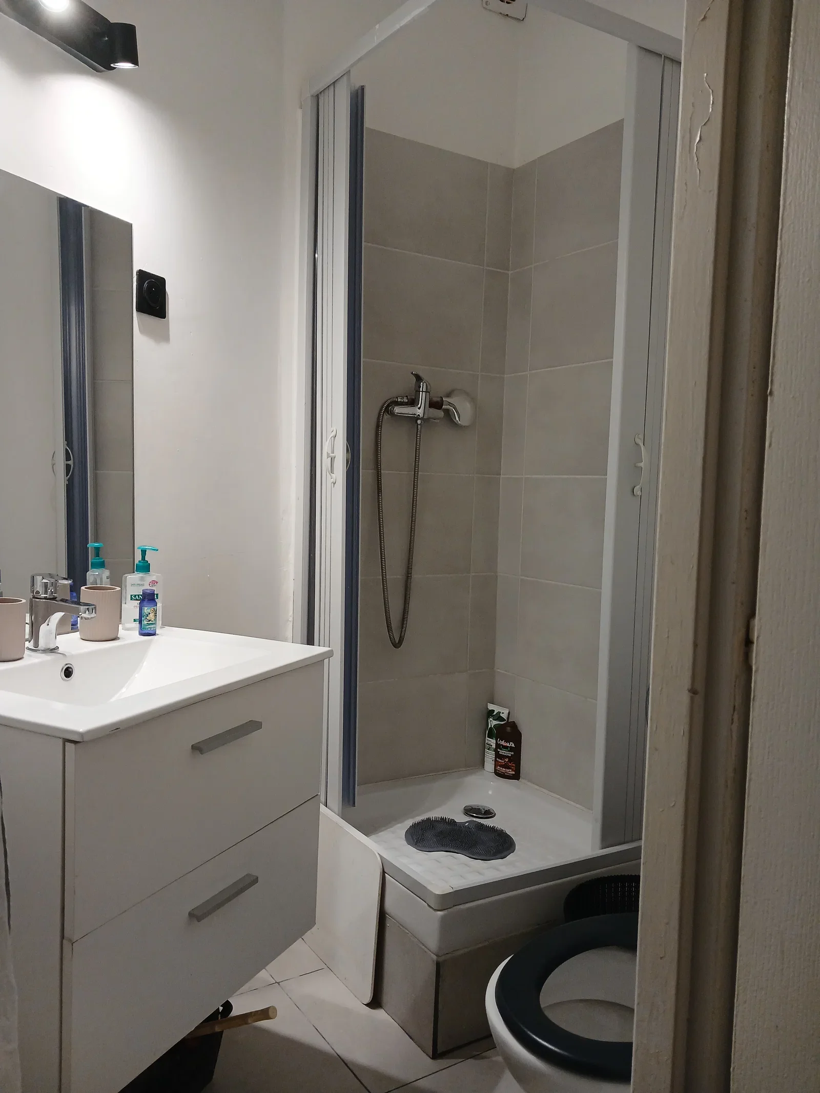 Chambre Rue Farcot à Saint-Ouen-sur-Seine