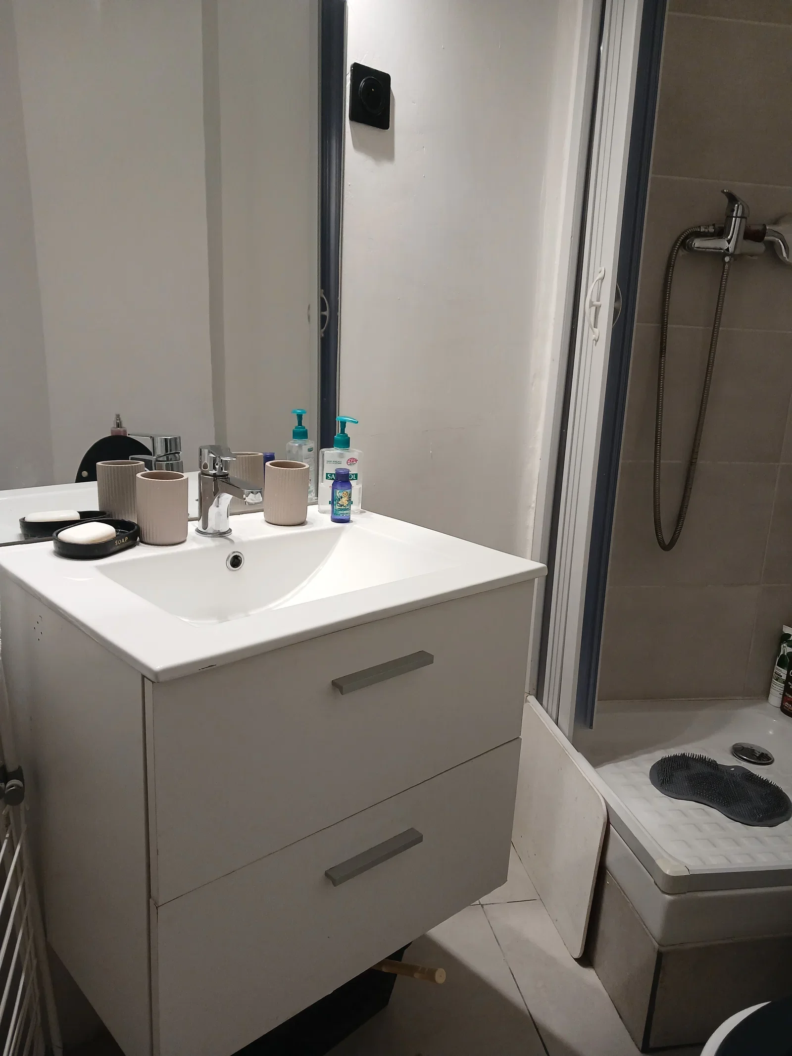 Chambre Rue Farcot à Saint-Ouen-sur-Seine