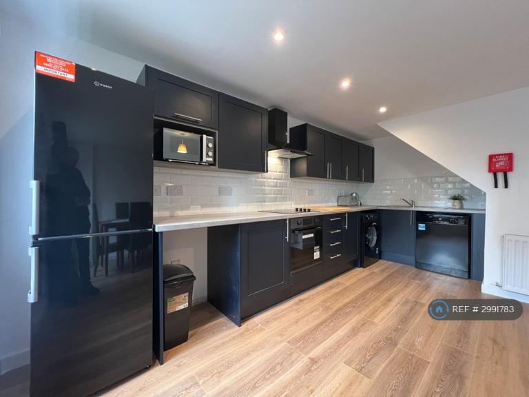 Flat Wyndford Road in Glasgow