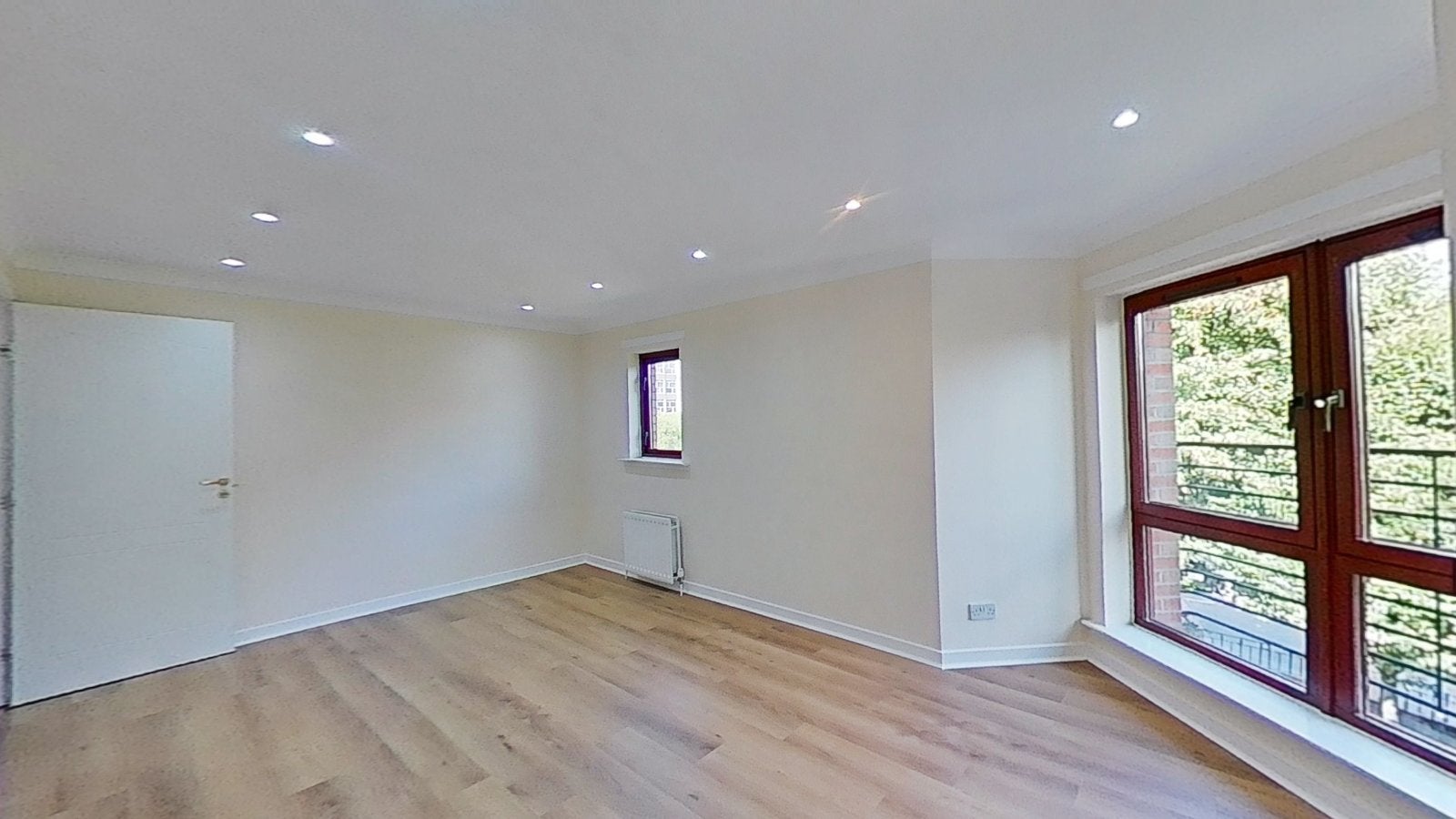 Flat Knightswood Court in Glasgow