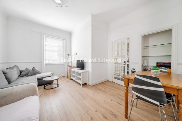 Flat Lower Camden in London
