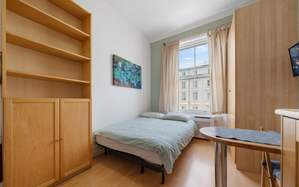 Flat Belgrave Road in City of Westminster
