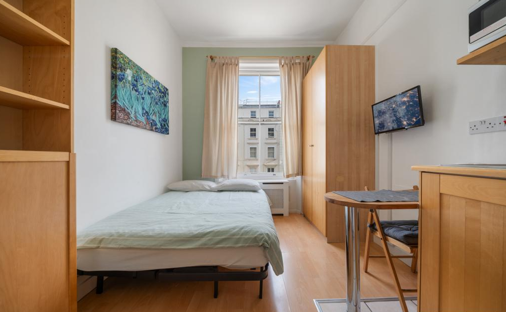 Flat Belgrave Road in City of Westminster
