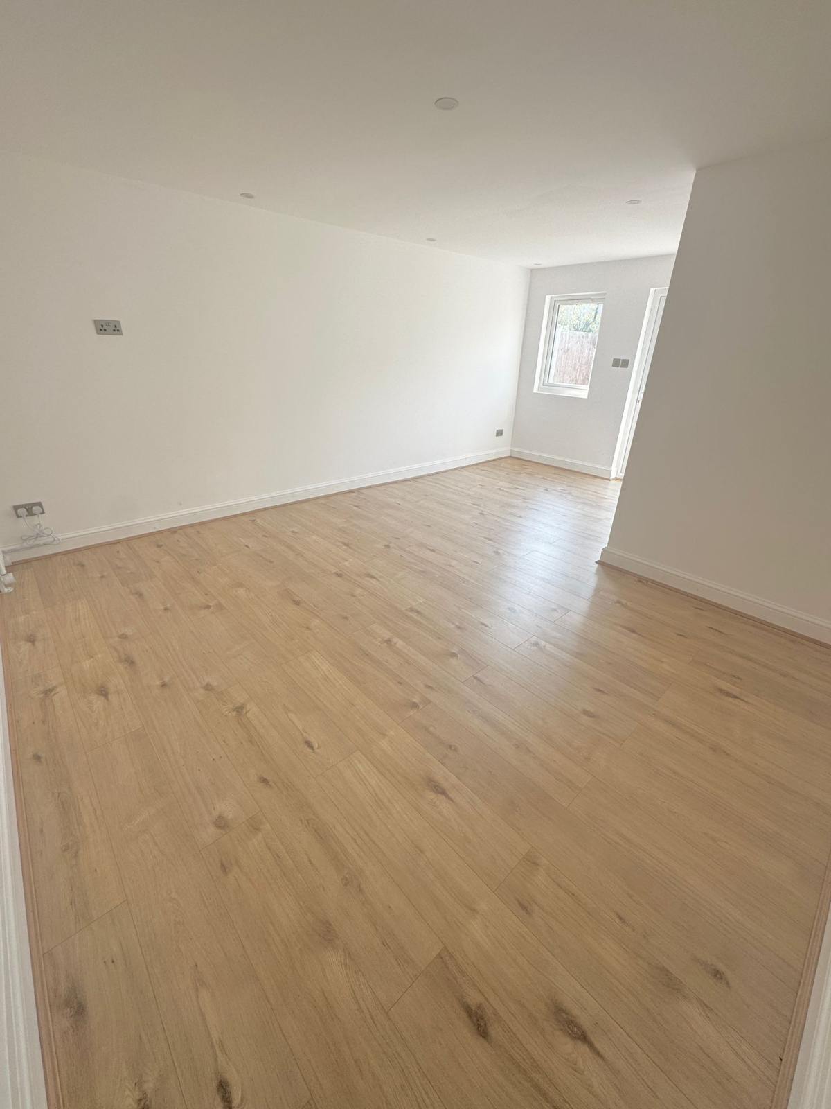 Room Maxey Road in Greater London