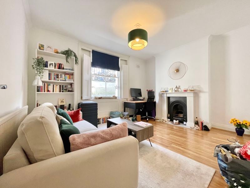 Flat Warneford Street in Greater London
