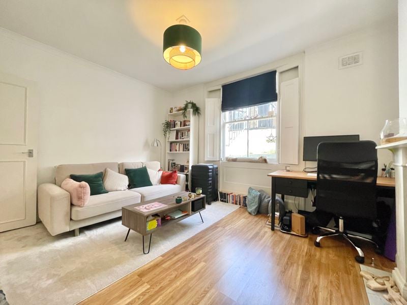 Flat Warneford Street in Greater London
