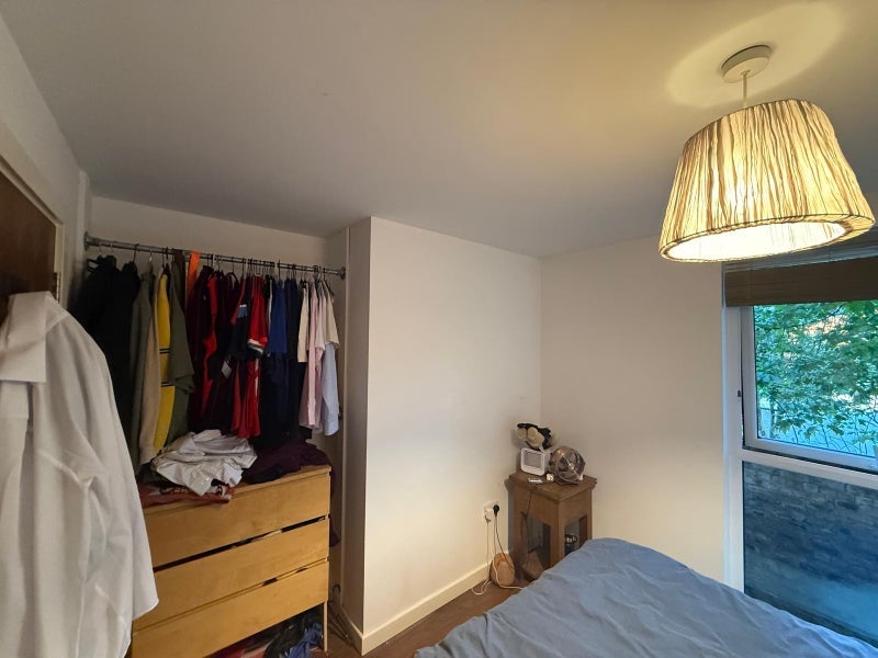 Room Sillavan Way in Salford