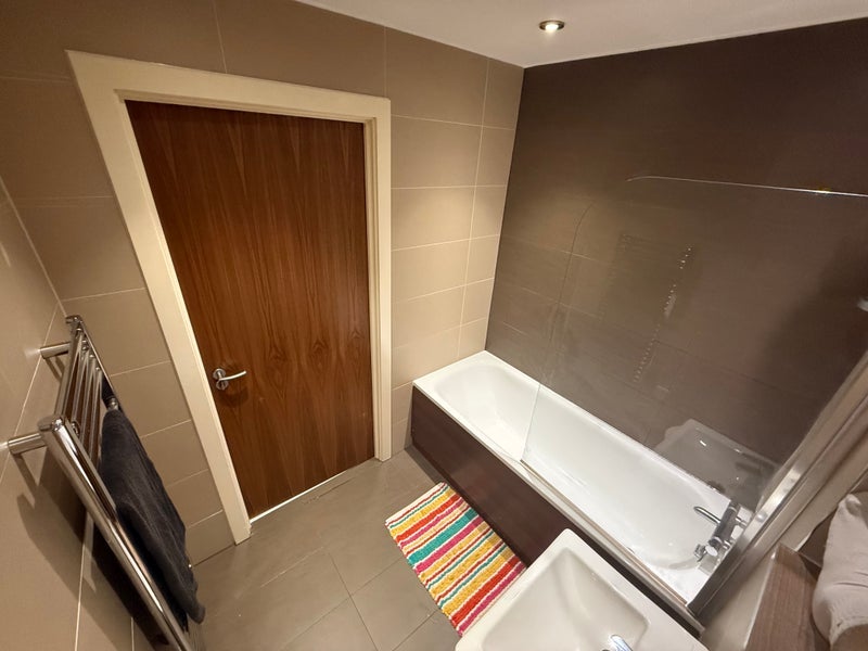 Room Sillavan Way in Salford