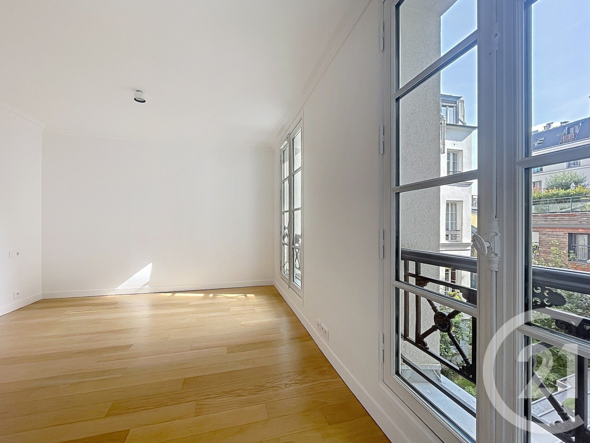 Appartement Rue de Chabrol à Paris