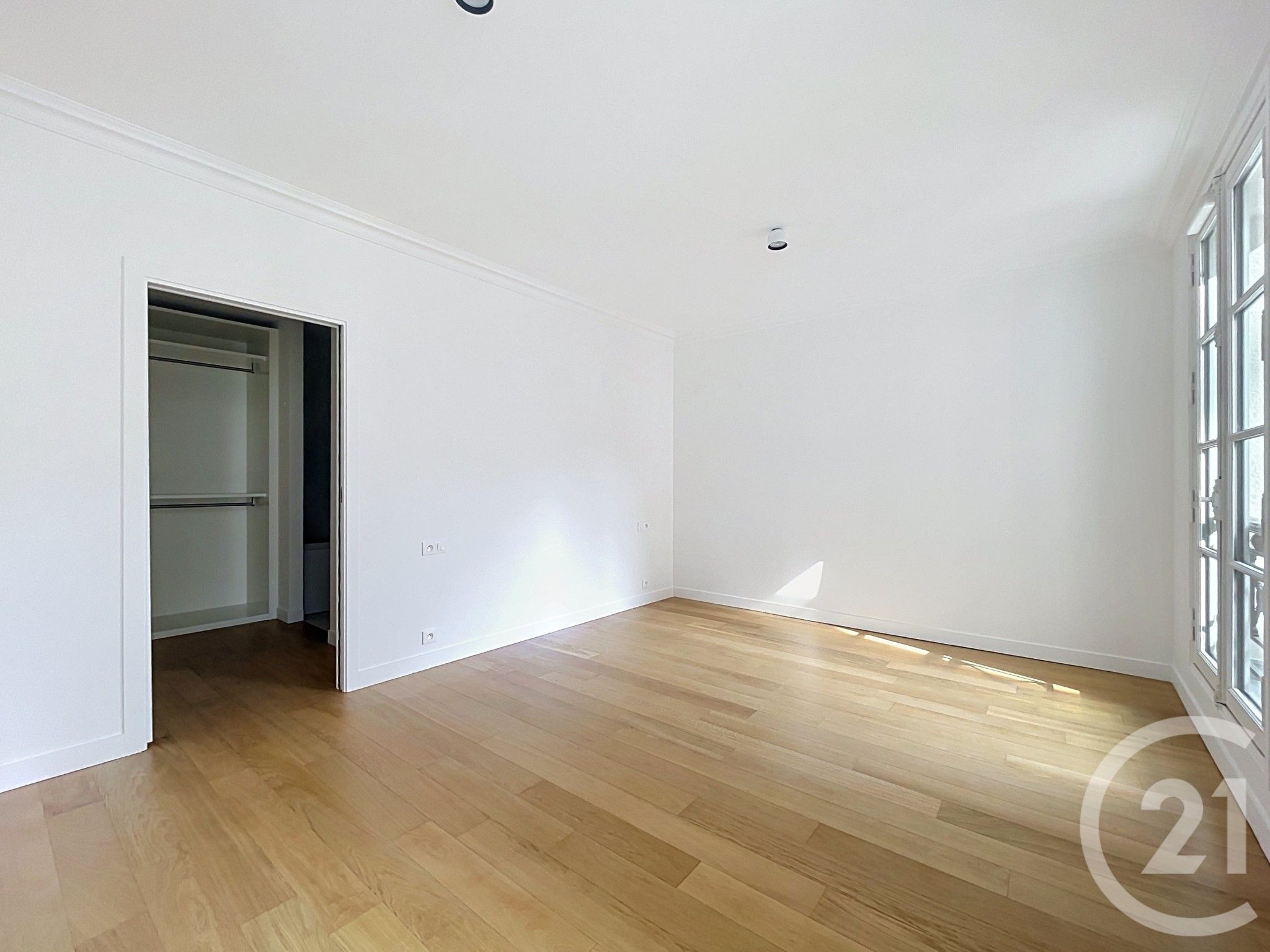 Appartement Rue de Chabrol à Paris